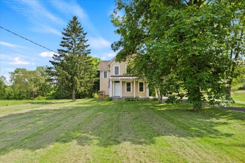 Quintessential Upstate NY Farmhouse in Hudson, USA