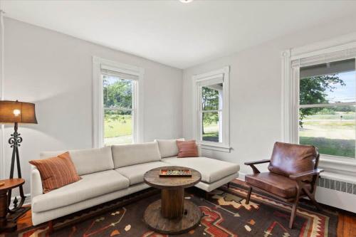 Quintessential Upstate NY Farmhouse in Hudson, USA