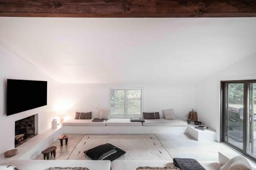 East Hampton Home with Fire Pit in East Hampton, USA