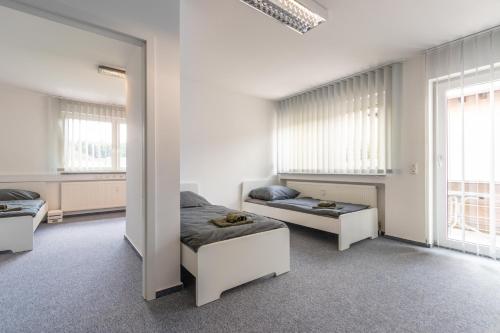 Monteurapartment I 8 Betten I Kuche I Waschmaschine I Balkon in Munster Bei Dieburg