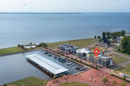 景觀, Ground Floor Waterfront on The Rez in Madison in 艾萊恩斯