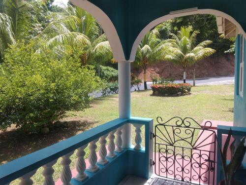 Фасада на хотела, Danglez Bed & Breakfast in Atkinson