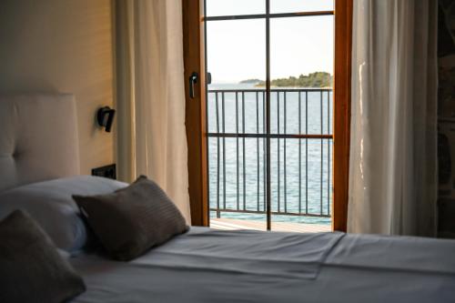 Seafront Villa Draga with heated infinity pool Seafront Villa Draga with heated infinity pool