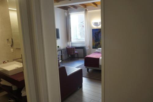 Trevi Palace Luxury Inn - image 7