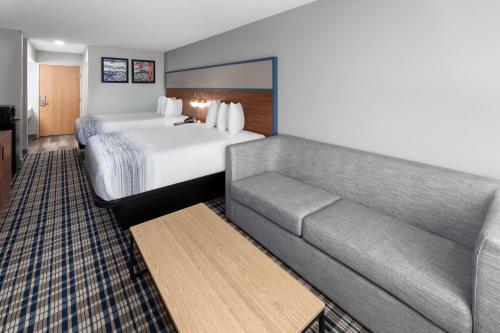 AmericInn by Wyndham Eagle River Downtown - 편의 시설/서비스