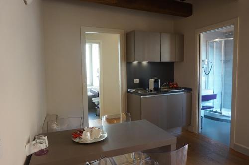 Trevi Palace Luxury Inn - image 11