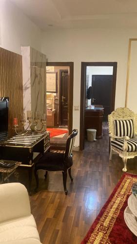 Royal Exective Suit F 8 Islamabad - image 7