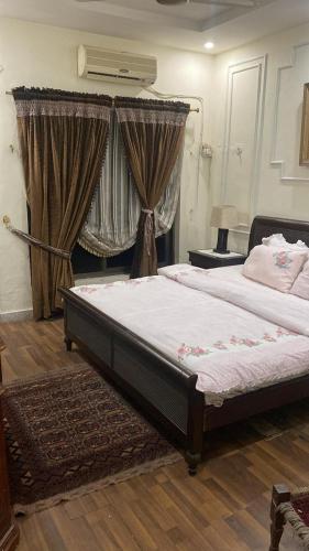 Royal Exective Suit F 8 Islamabad - image 4