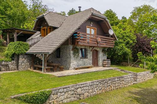 Vineyard Cottage Rataj 1 Hot Tub - Happy Rentals