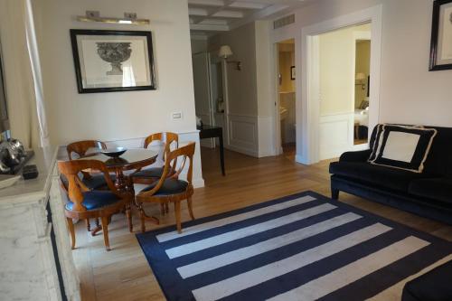 Trevi Palace Luxury Inn - image 13