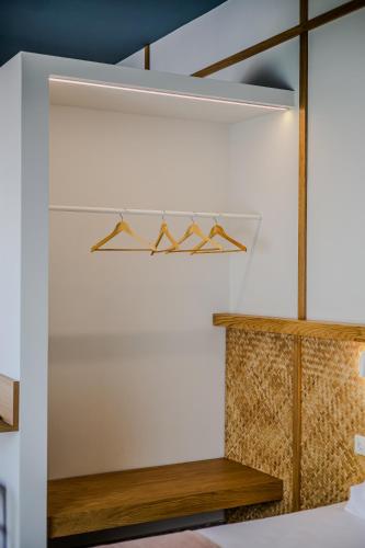Take me here with a sea view by Salt Apartments, Volos (photo 8)