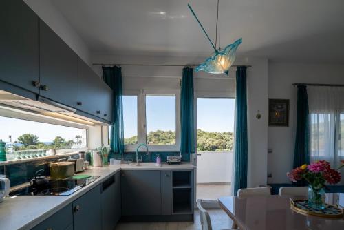 Kirke's Nest Apartments in คาลามากิ