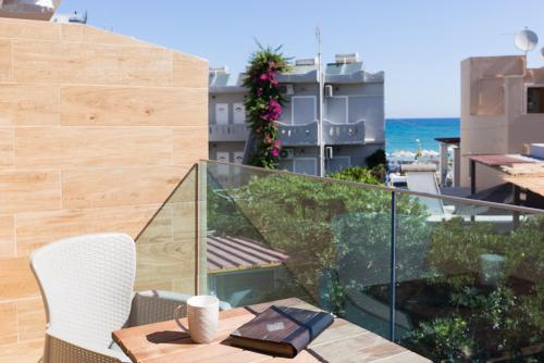 Theo Apartments 4