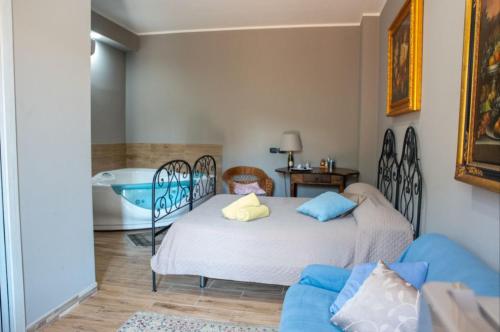 Stefano house Room Type - Deluxe Suite with Spa Bath