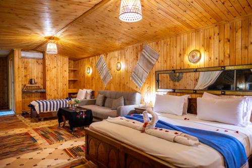 Suite, balcony