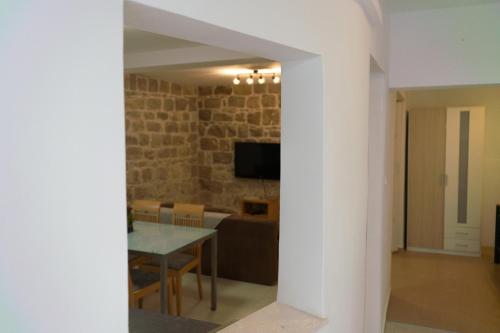 Sea Breeze Studio Apartment, 30m to Pebble Beach, Central Stobreč with Summer Amenities, Split (Foto 8)