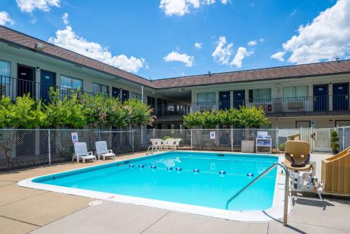 Motel 6-Sandston, VA - Richmond, Va in Sandston, USA