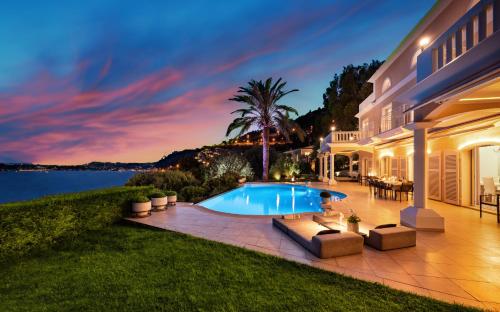 Accommodation in Alpes-Maritimes