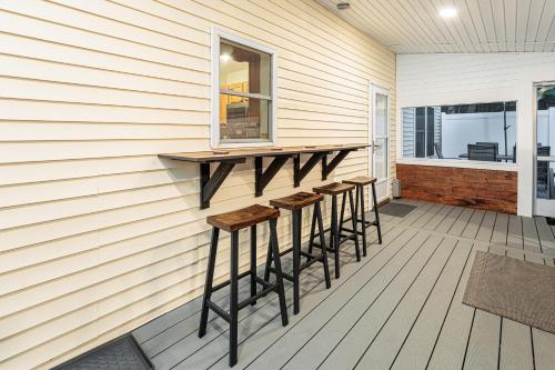 5mi to Big Boulder Hot tub Patio Firepit Fast WiFi 5mi to Big Boulder Hot tub Patio Firepit Fast WiFi