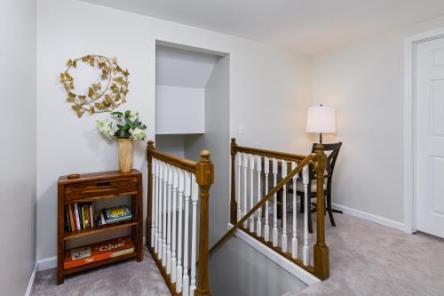 5mi to Big Boulder Hot tub Patio Firepit Fast WiFi 5mi to Big Boulder Hot tub Patio Firepit Fast WiFi