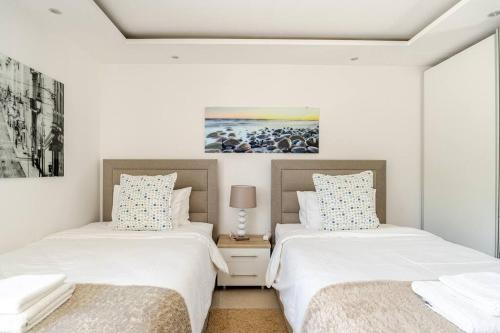 Blue Views Villa with Heated Pool & Jacuzzi