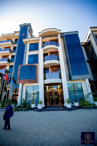 ทัศนียภาพภายนอกโรงแรม, Royal Mgwasi Hotel in มเบยา