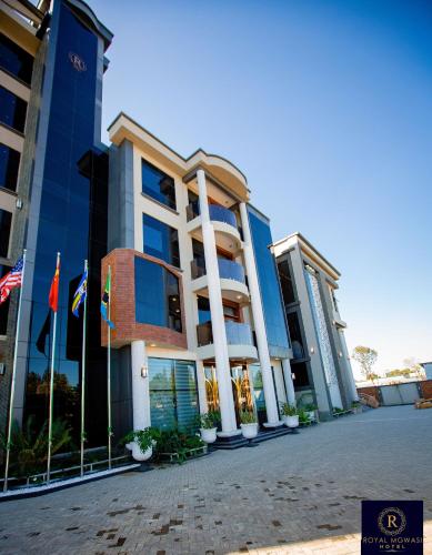 ทัศนียภาพภายนอกโรงแรม, Royal Mgwasi Hotel in มเบยา