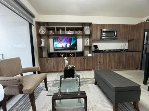Departamento Nuevo Frente al TSM in เรซิเดนเชียล เซนเดโรส