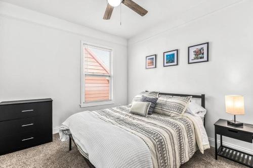 Modern 2 Bedroom Apartment with Free Parking and Pets in Detroit, USA
