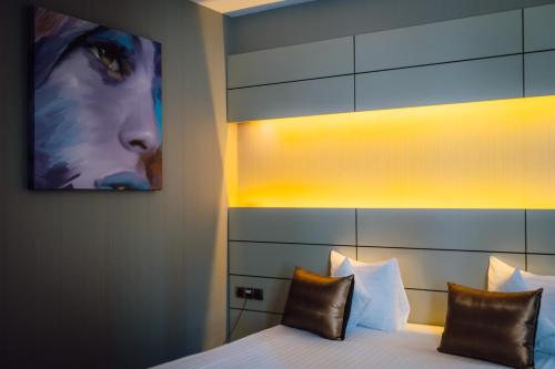 Plaza V Hotel - image 5