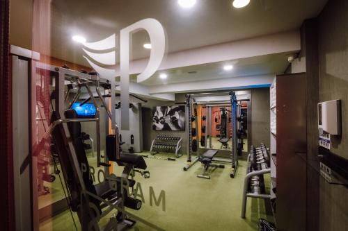 Plaza V Hotel - image 7