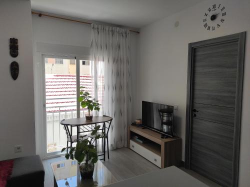 Con terraza y muy cerca de la playa,centro y estación de tren, Málaga