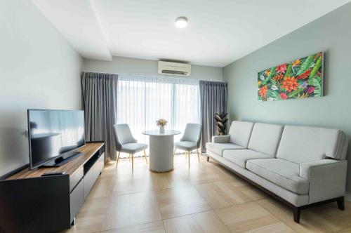 โรงแรมชีวา กรุงเทพฯ (Chiva Bangkok Hotel) near โรงพยาบาลกรุงเทพ