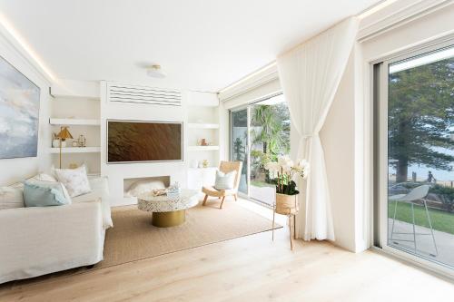 Manly Beachfront Stays - 3 Bedroom with Garden - image 13