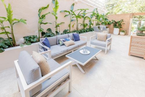 Manly Beachfront Stays - 3 Bedroom with Garden - image 9
