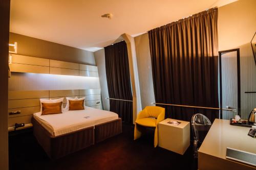 Plaza V Hotel - image 6