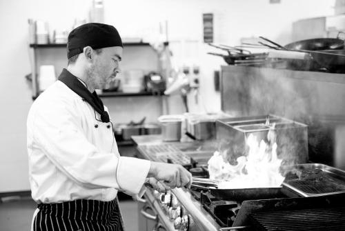 ริดเจส พิต เลน โฮเทล (Rydges Pit Lane Hotel) in เทเลม เบนด์