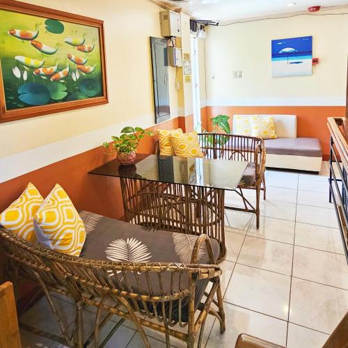 Lobby, Balayong Pension near Immaculate Conception Cathedral