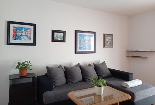 Apartman Adrijana Kastav, free WiFi & parking, 2 bedrooms & sea view in ซิโควิซี