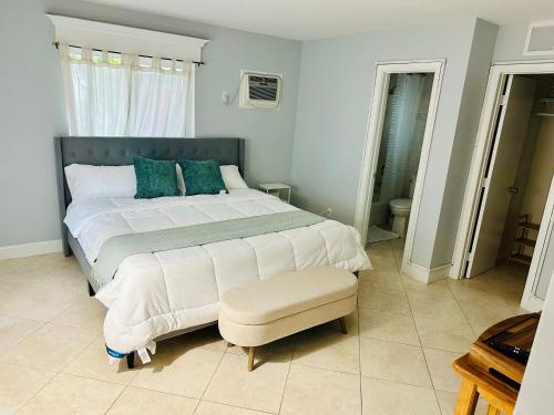 Elles King Room- Private Entrance in Fort Lauderdale, USA