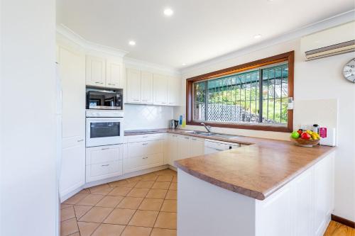 10 Garuwa Street - Fabulous Fingal Bay water views in Fingal Bay