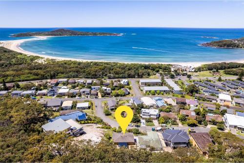 10 Garuwa Street - Fabulous Fingal Bay water views in Fingal Bay