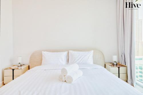 Luxury 2 bed in La Vie with Private Beach - image 14