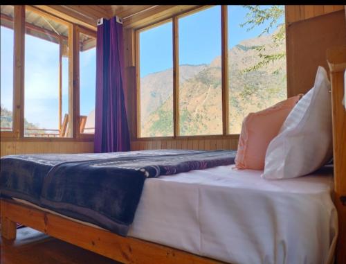Pyare Cafe Cottages And Tents in Gushaini