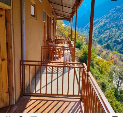 Pyare Cafe Cottages And Tents in Gushaini