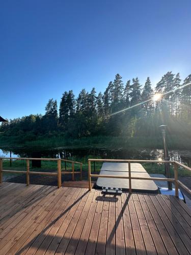 Skats, Grisli glempings in Gauja