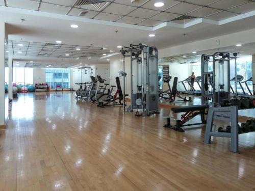 Stunning 1 Bedroom Apartment in Dubai Marina - image 12