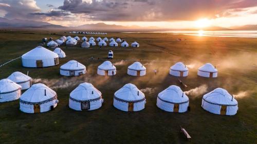Yurt Camp "Sary-Bulun" at Song-Kul Lake, Naryn Сон-Куль in Tuz