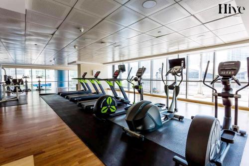 Stunning Studio Apartment in JLT near Metro - image 5