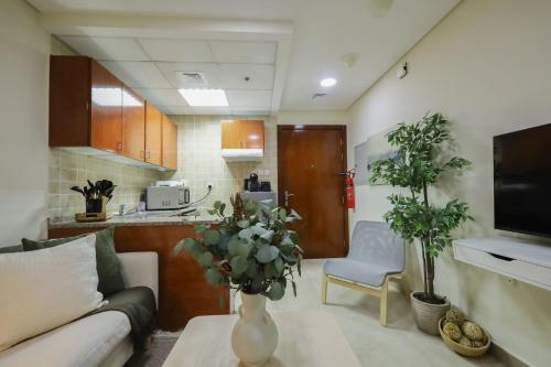 Cozy 1 Bedroom Apartment in JLT - image 3